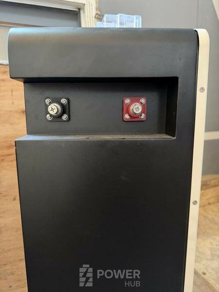 Силові клеми та роз'єми CAN/RS232/RS485 акумулятора LiFePO4 SKE SK-ST15000 51.2V Power-Hub