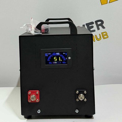 Акумулятор LiFePO4 12V 314Ah 4 кВт&middot;год BMS 200A у чорному металевому корпусі з LED-дисплеєм 3.2 дюйми &mdash; вигляд спереду